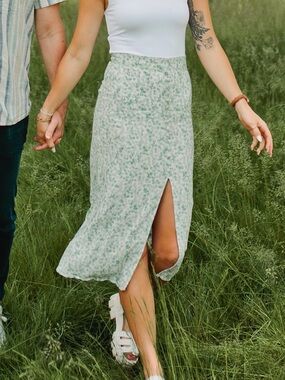 H&M Green Floral Midi Skirt | Size 6 | Cottagecore